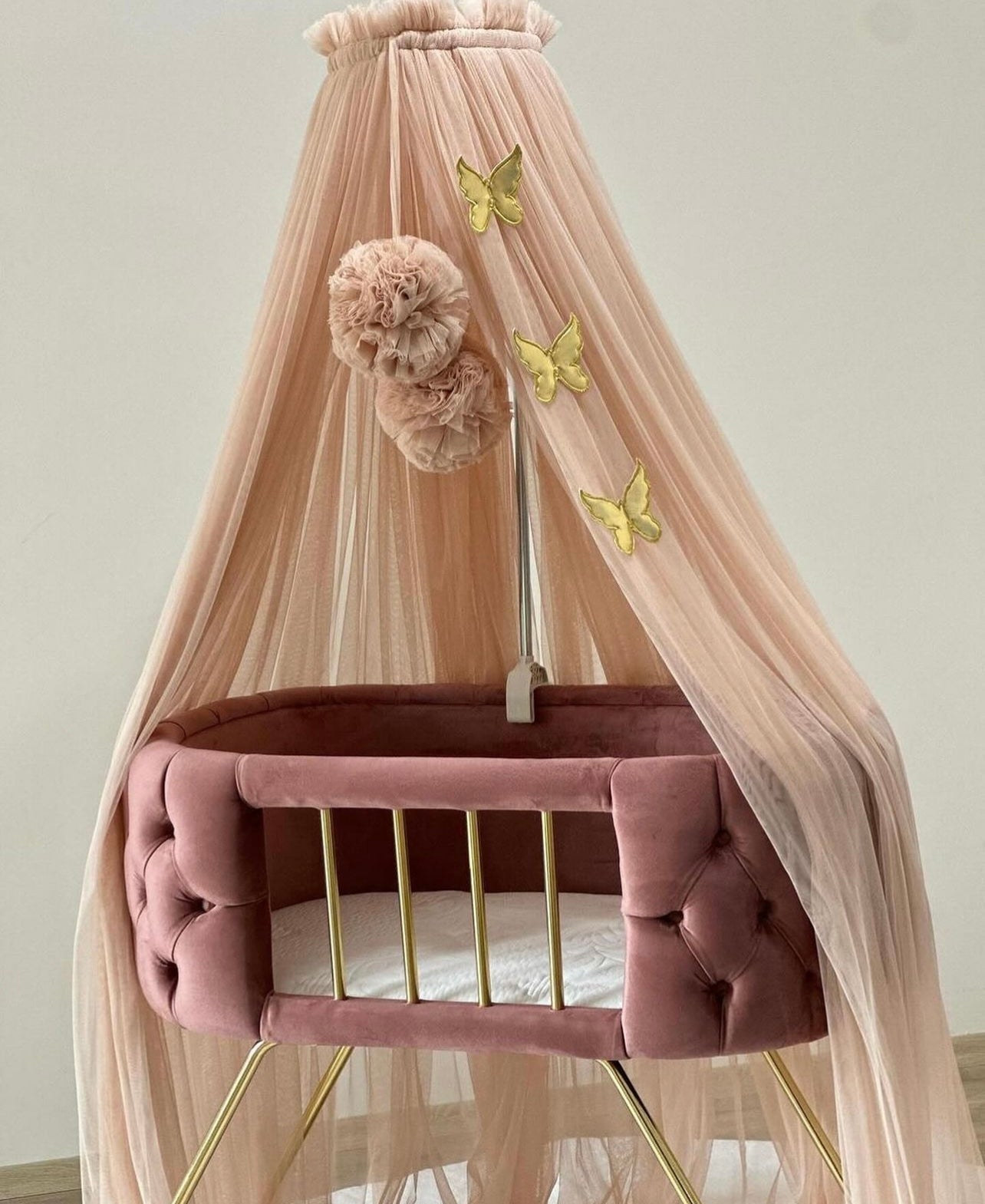 Luxury Velvet Melbourne Bassinet with Rocking Stand – RUBYBELLEBABY